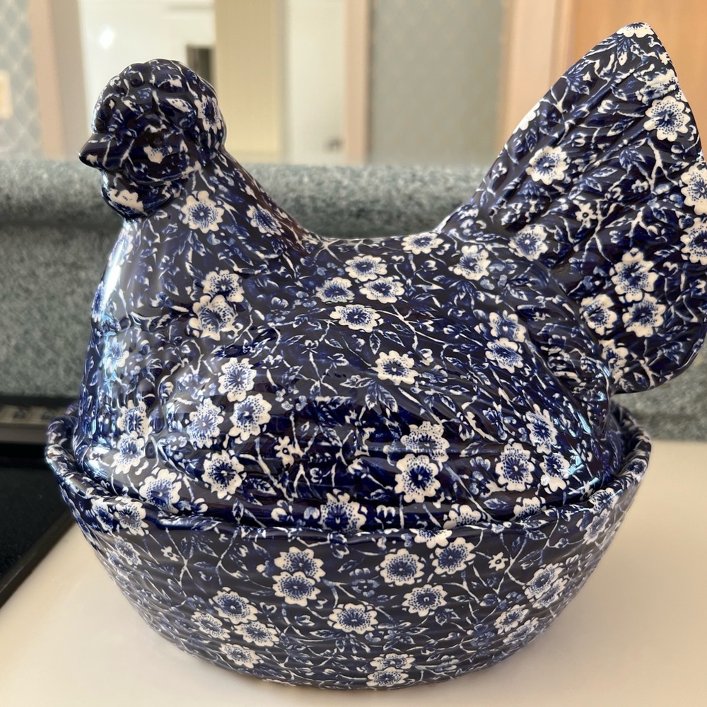 Blue and White Floral Hen Shaped Ceramic Dish